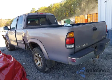 2000 Toyota Tundra Sr5 V8 z USA, uszkodzony, nr VIN 5TBBT4415YS002435